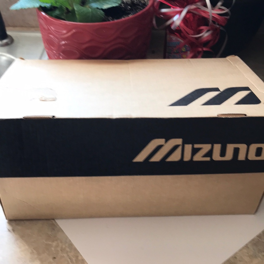 NIB Mizuno 12M Low Molded Black Baseball Cleats - Picture 7 of 7